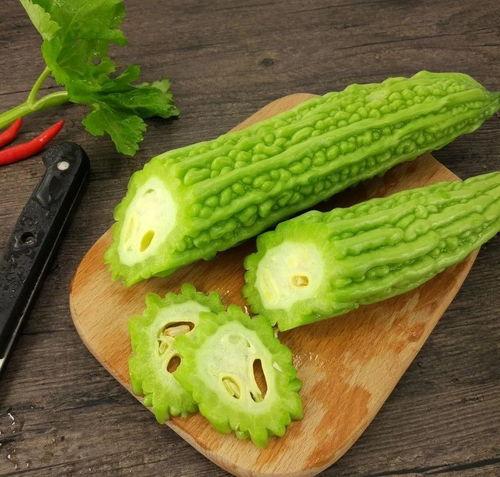 阿婆吃瓜图片,笑谈人间百态